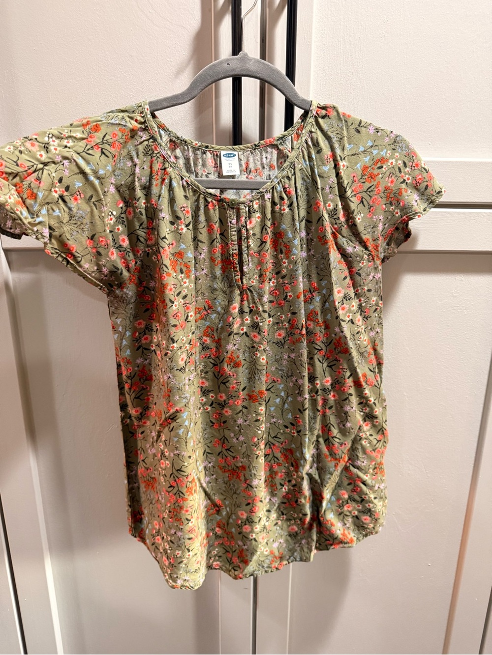 Old Navy Olive Green Floral Short-Sleeve Tee